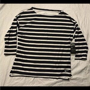 NWT Nike Women’s Medium Black Striped Standard Fit UPF 40 Long Sleeve Shirt